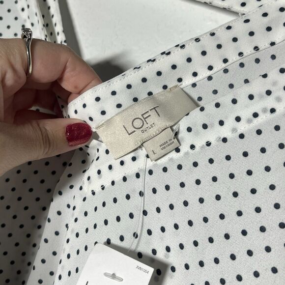 Ann Taylor LOFT Blouse Size Large White Polka Dot Roll Tab Sleeve V Neck NWT - Picture 2 of 12